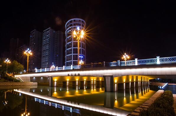 天橋照明亮化工程設(shè)計，點(diǎn)綴城市夜景燈光